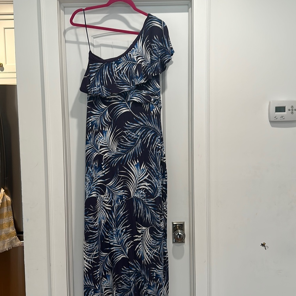 A Pea in the Pod 1-shoulder flowy maternity maxi dress size L navy, royal &white